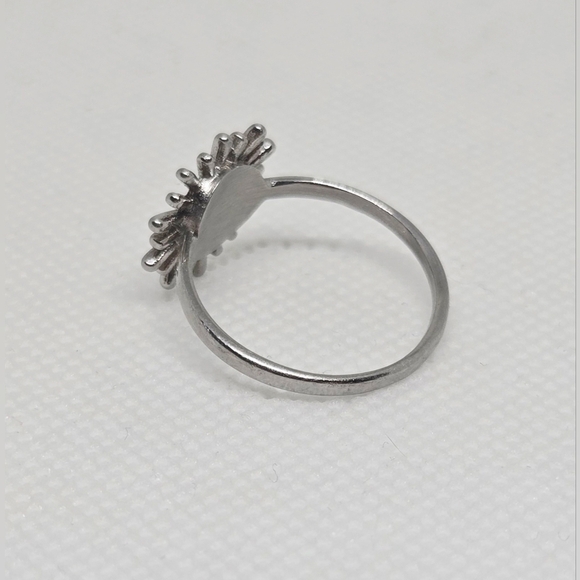 Silver Tone Sunburst Crystal Statement Ring Size 8 - Picture 7 of 10